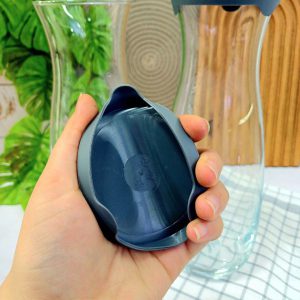 بطری اب شیشه ای