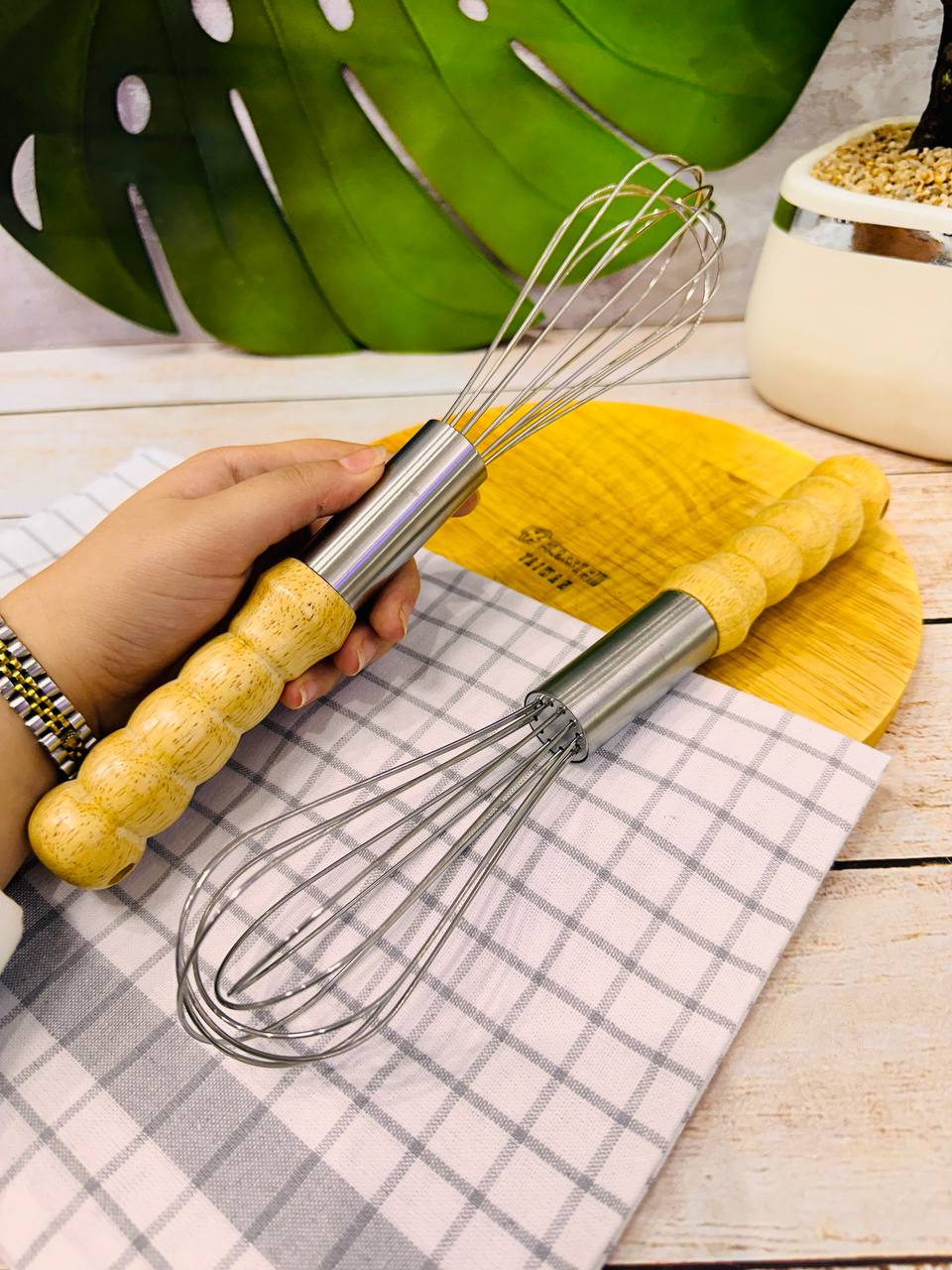 همزن ضخیم دسته چوبی