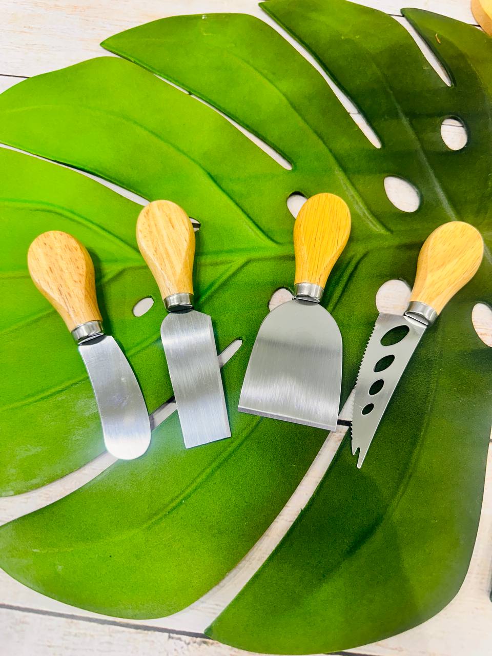 ابزار صبحانه خوری دسته چوبی