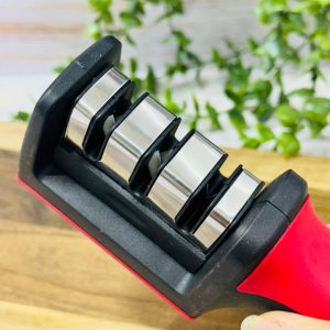 چاقو تیز کن دسته قرمز