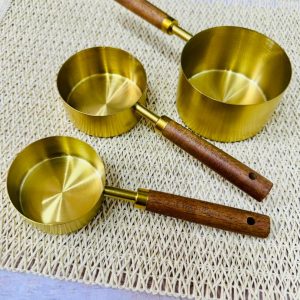 پیمانه طلایی دسته چوبی